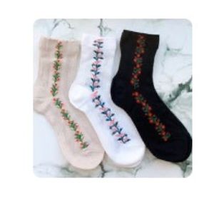 Floral Embroidery Milkmaid Crew Socks